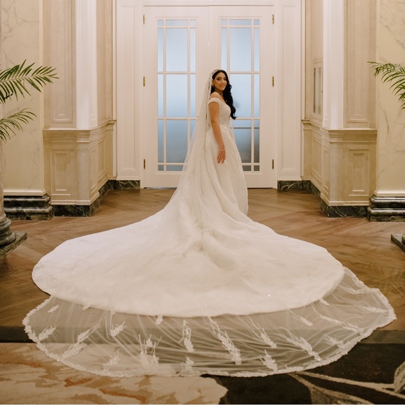 Custom handmade wedding dress/gown Designed with 5 meter veil &3 meter o… - Picture 5 of 17